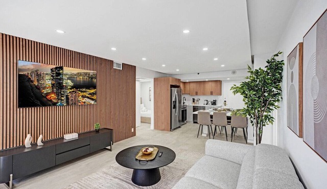 Modern 4BR with Ocean Views | Pools & Direct Beach Access