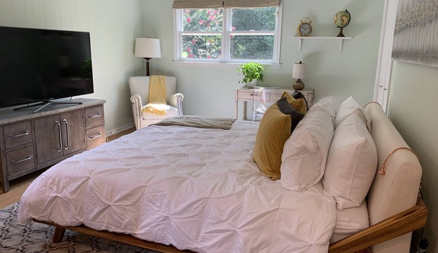 Modern Little Studio, Great Home Away From Home
