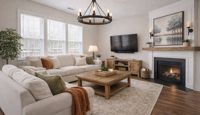 Modern Magnolia-Luxury 3BR Roswell Stay- Perfect for Short Term & Extended Stays