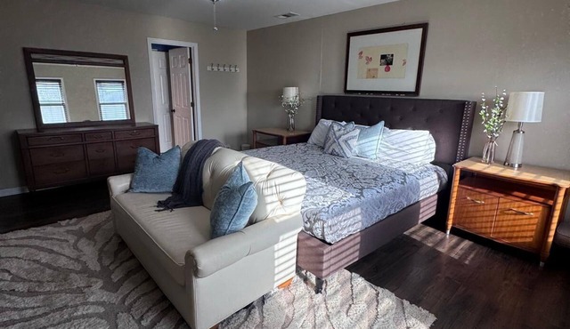 MONTHLY STAYS-Phenomenal 4 Bedrooms + Extra Space Beds in Cordova