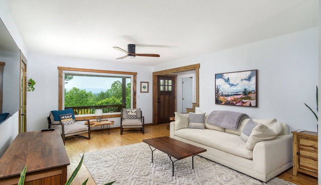 Mountain Over Main Street | 5 Min. to Downtown Weaverville, Fire Pit & Views!