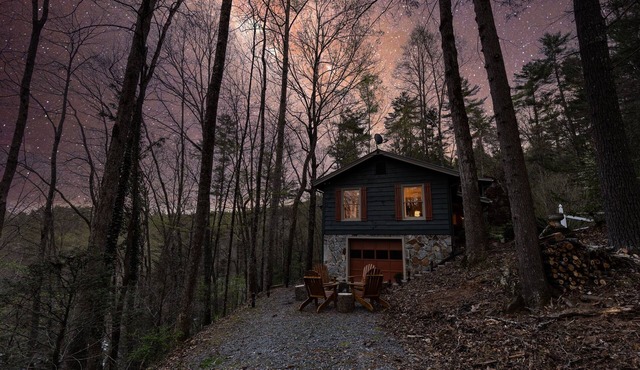 Mystical River Cabin | Themed Rooms & Hot Tub