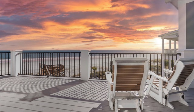 New! Emma's Oasis: Oceanfront + Pool