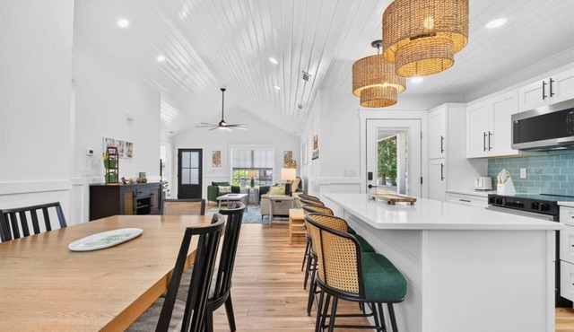 New Listing Lux Beach House Dog Friendly