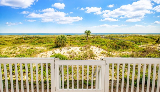 Ocean Front & Pool View. Hunting Island Pass Included