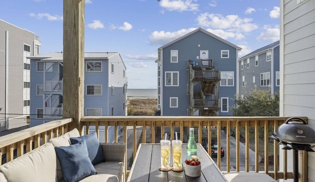 Ocean View Condo, Steps to Beach & Boardwalk, 3BR/2BA! ★
