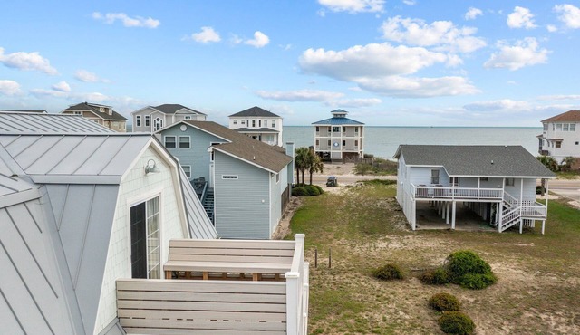 Ocean View with Upper and Lower Decks located on West End - Building Memories