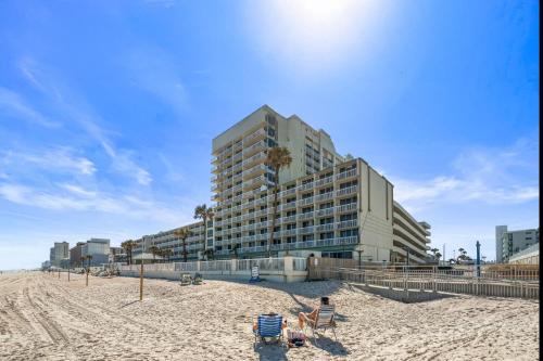 Oceanfront 1BR Condo Daytona Resort Pool Access