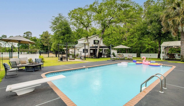 On Horse Farm! Home w/Gazebo in Aiken