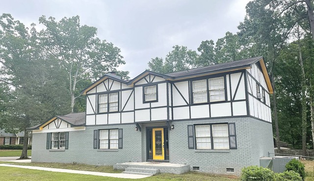 Over 3500 sq ft! All 4BRMs with TVs! 9 Beds for up to 12 Guests!