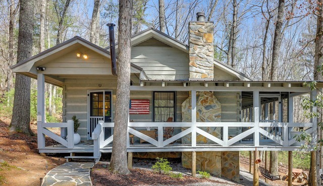 'Peace of Aska' Cabin w/ Hot Tub & Fire Pit!