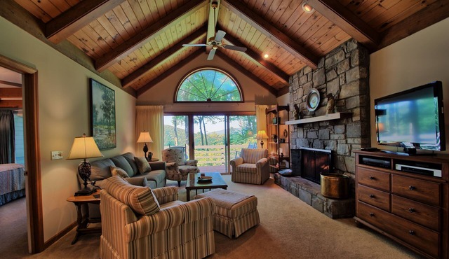 Penrith Hideaway - Yonahlossee, Tennis, Swimming, Views