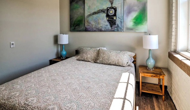 Perfect Private King Room in the Heart of Hickory!