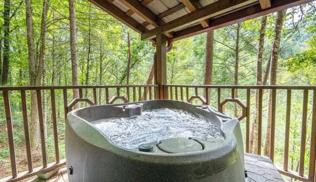 Pet-friendly 1BD Cabin w/Hot Tub! Fire Pit + BBQ!