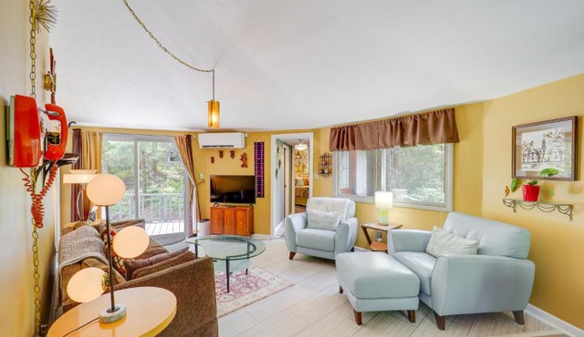 Pet-Friendly Getaway w/Porch in Banner Elk!