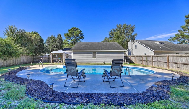 Pet-Friendly Jacksonville Home w/Fenced Yard