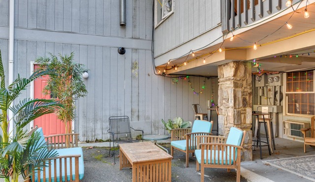 Pet-Friendly Maggie Valley Retreat w/Fire Pit