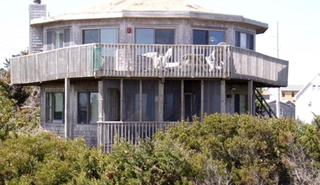 Pet-Friendly Oceanfront Cottage Rental in Avon, North Carolina