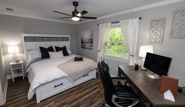Pines at 5 Corporate Furnished Rentals Suite 219
