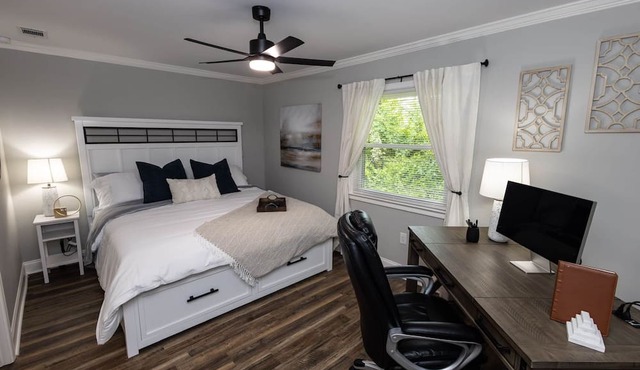 Pines at 5 Corporate Furnished Rentals Suite 225