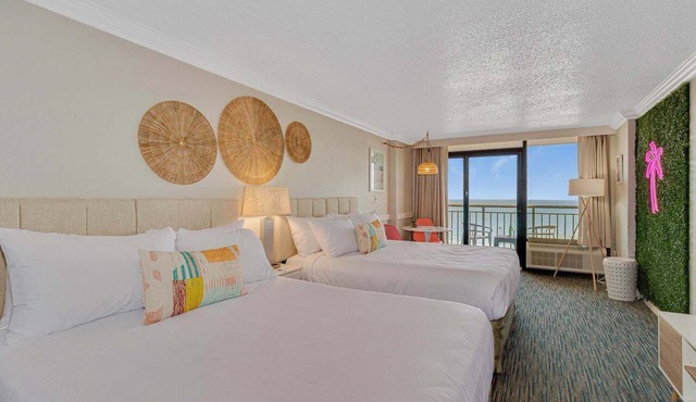 Pink Surf by StayMareni - Oceanfront 2 Queens Suite