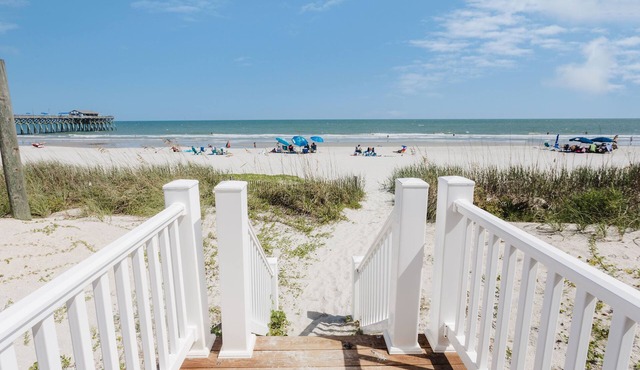 Pirates Cove & Mermaids Haven: Duplex sleeps 32!