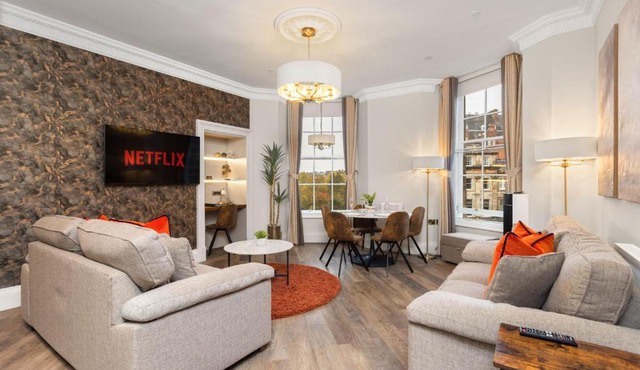 Prime Central Edinburgh 3 bed