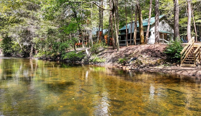 Prime Trout Water! River Front Cottage in the beautiful Blue Ridge Mountains.
