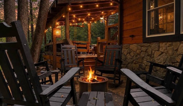Private 2BR fishing cabin on Cooper Creek w/hot tub. Dog-friendly!