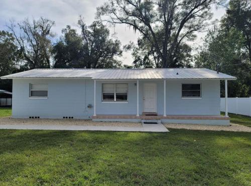 Private & Beautiful - 3 BR Home - Fenced Backyard