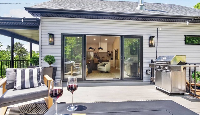 Private Mountain Escape with Hot Tub, Sauna & Stunning Views