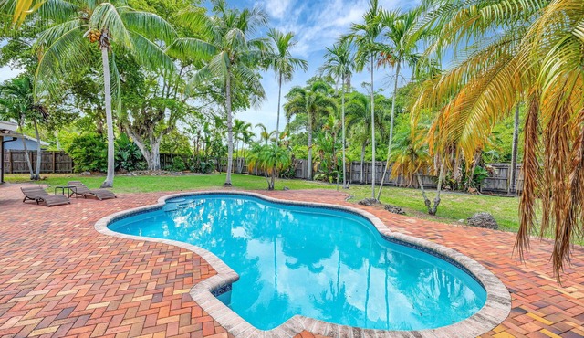 Private Pool Home Sleeps 10 Near Sawgrass, Beaches & Amerant Arena