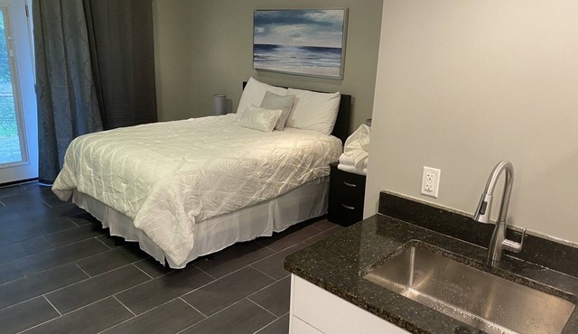 Private Studio walking distance to Augusta National