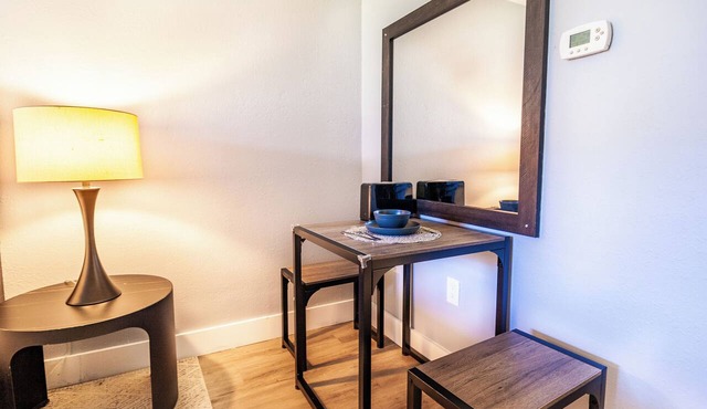 Quaint Charlotte StudioAPT withA/C 24hrGym 7Mins toHospitals&DowntownFreeParking