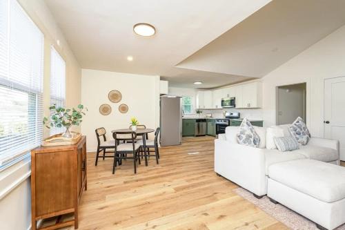 Queens Quarters! 6BR 3B Near Atrium Health WFU