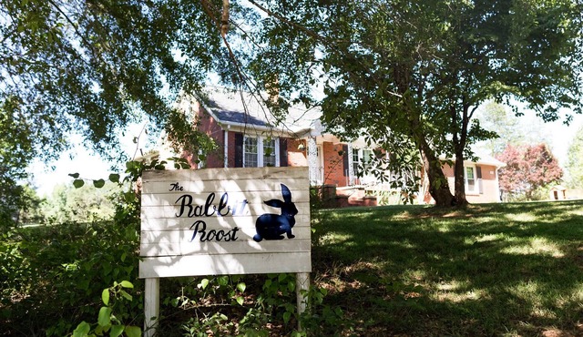 Quiet home on the Swamp Rabbit Trail, between Furman and downtown Travelers Rest