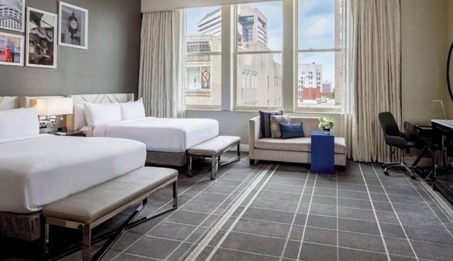 Quiet, Luxurious Richmond Room