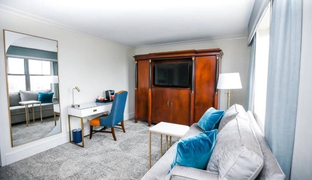 Quiet Uptown Stay Near Local Restaurants and Cultural Spots