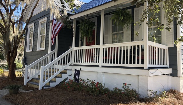 Recently Renovated Historic Cottage Located in Beaufort