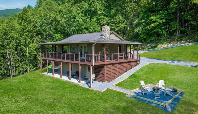Red Gate Cabin - Mountain views / private access to the Shenandoah National Park
