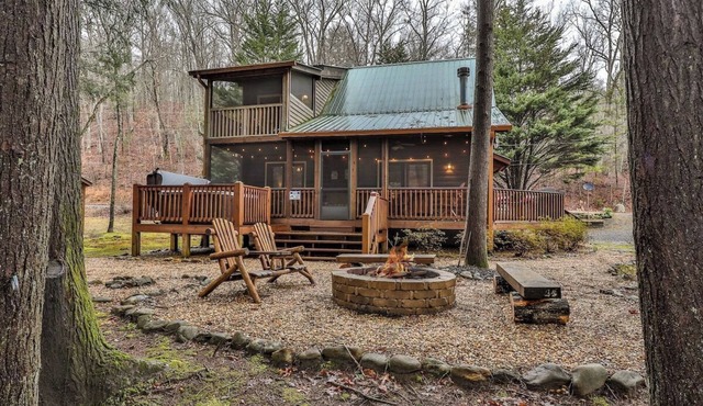 Reeling 'Em Inn by Mountain Oasis | Fightingtown Creekfront