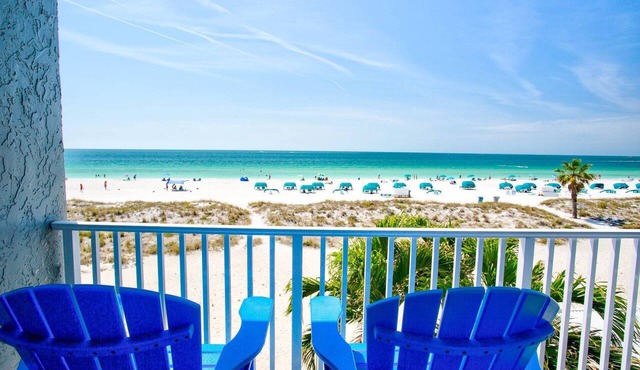 Relax on Your Private Beachfront Balcony! Pool, Beach, Tiki Bar, Grills, +Tickets to Fun Activities!
