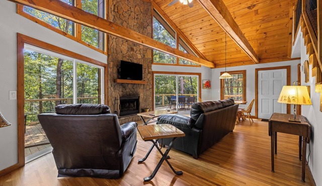 Restin’ on the Ridge - 10% OFF or 4th Night Free - Ask for details!