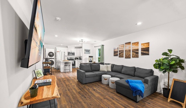 Retro Spartanburg Home · Hot Tub · Arcade & Fire Pit · Near Downtown · Sleeps 8