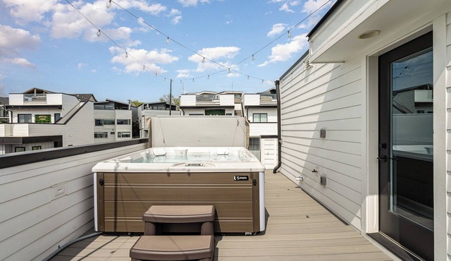 Revival-rooftop Deck/hot Tub- Mins to Broadway