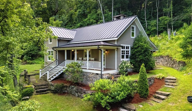 River Cats Cottage - Close to Western Carolina University - Private River Access