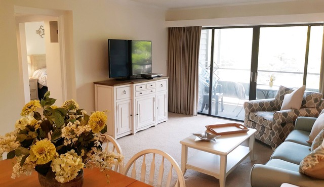 Sand and Sea Escape - Beautifully Remodeled Condo in Ocean Creek Resort-Sleeps 6