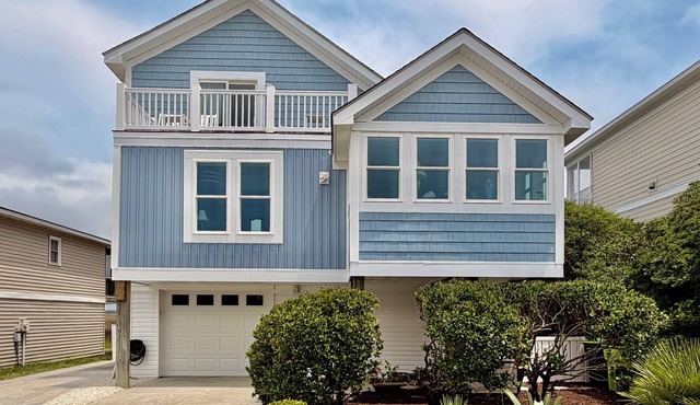Sand Dollar: Experience renovated 4BR/3BA, Pool, Water Views, Caswell Beach, NC.