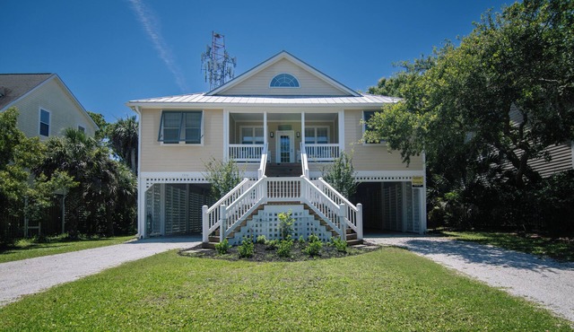 Sans Soucis:Spacious Beachwalk Home; Screened Porch; Minutes to Beach Access; Cable TV/WiFi