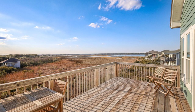 Sea Crest Vista: Oceanview Retreat Steps to Beach